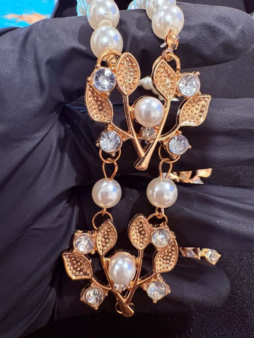 Faux Pearl Rhinestone Necklace - Picture 4 of 5